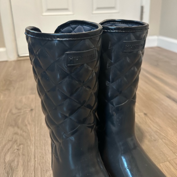 Hunter Black Gloss Refined Slim Fit Adjustable Quilted Long Rain Boot 7.5 - Picture 4 of 7